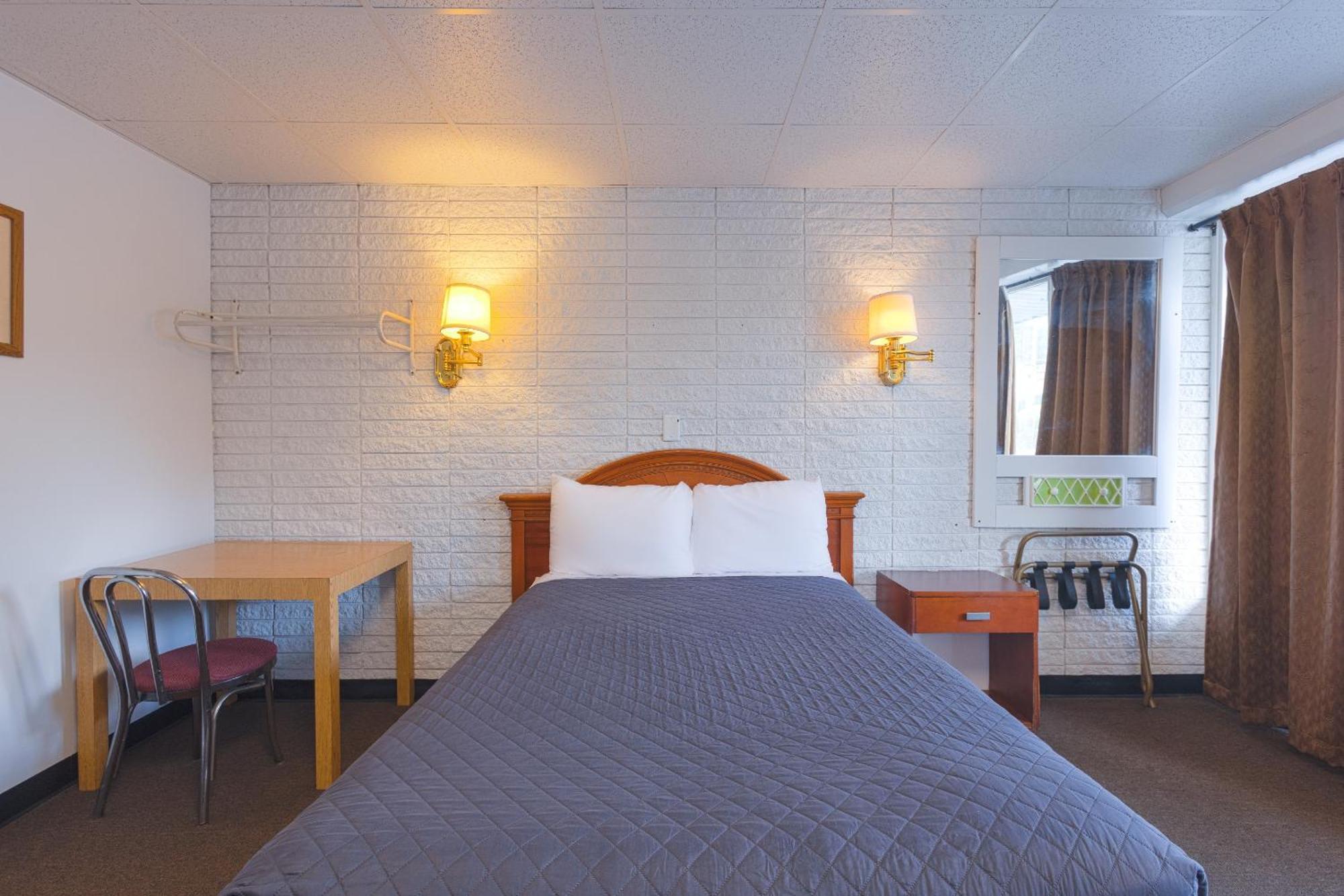 Sonrise Inn Lincoln Hwy By Oyo Breezewood Exterior photo