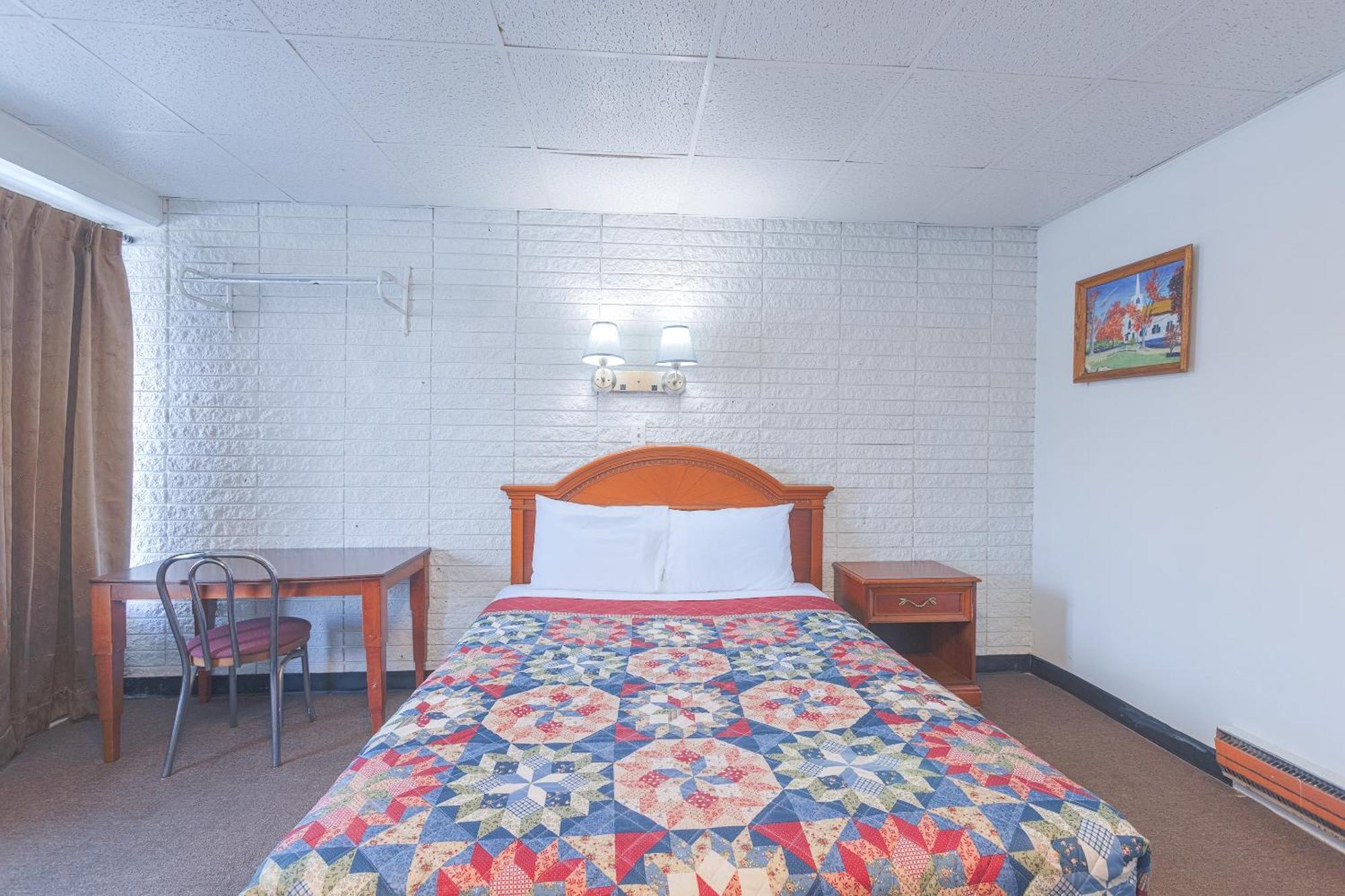Sonrise Inn Lincoln Hwy By Oyo Breezewood Exterior photo
